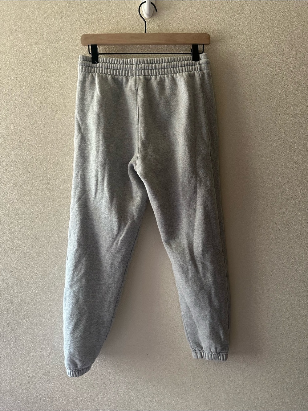 Aritzia sweatfleece boyfriend fit cozy fleece sweatpants Heather grey size small - Picture 3 of 10